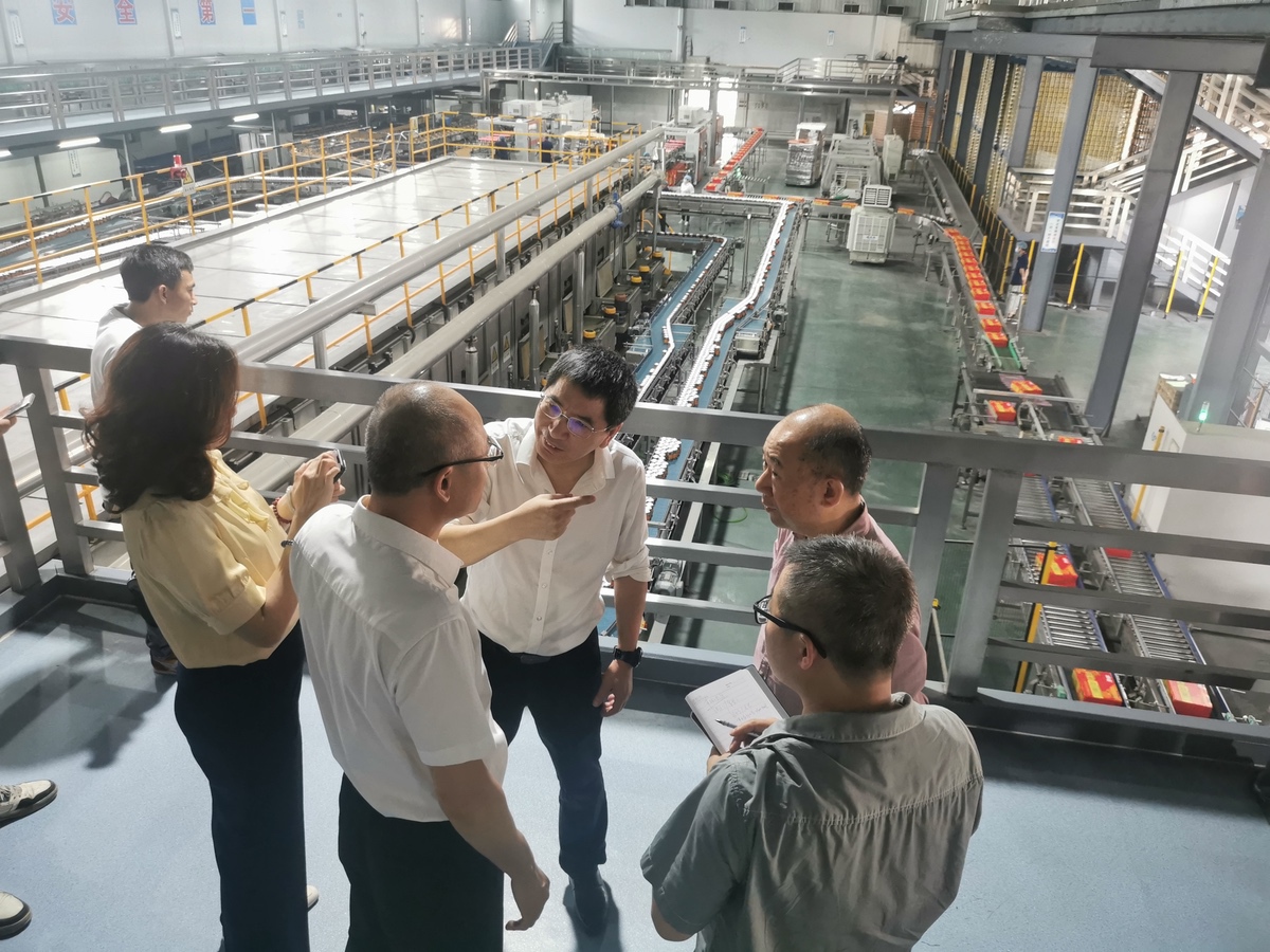 羊城晚报的许志权，广东新快报社编委的李志